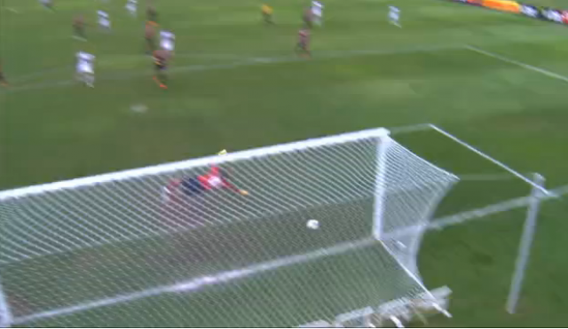 Ainda líder, São Paulo, em má fase, perde por 2 a 0 para o Botafogo Gimenez fez o segundo gol do Botafogo, sacramentando a vitória sobre o São Paulo (Foto: Reprodução/Globo Esporte)