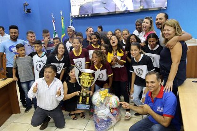 SEJUVEL entrega premiações aos vencedores e escolas dos JET’s 2018 O evento reuniu alunos, professores e representantes das escolas e instituições de Três Lagoas no Plenário da Câmara Municipal (Foto/Assessoria)