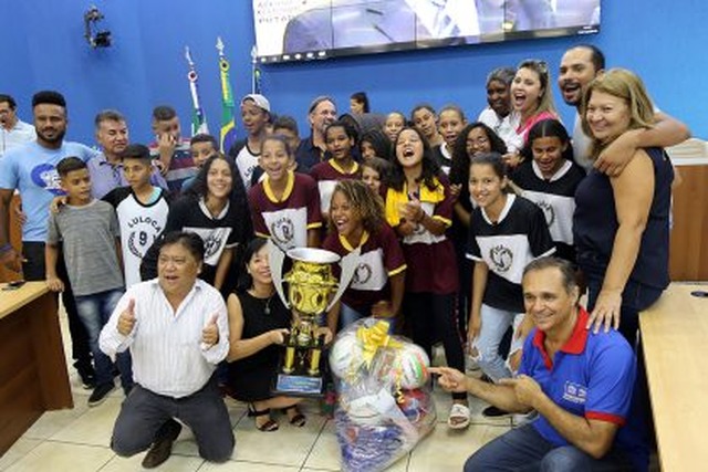 O evento reuniu alunos, professores e representantes das escolas e instituições de Três Lagoas no Plenário da Câmara Municipal (Foto/Assessoria)