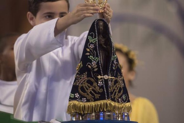 Fiéis celebram 300 anos do encontro da imagem de Nossa Senhora Aparecida Celebração pelos 300 anos da aparição de Nossa Senhora Aparecida (Foto:Thiago Leon/Santuário de Nossa Senhora Aparecida)