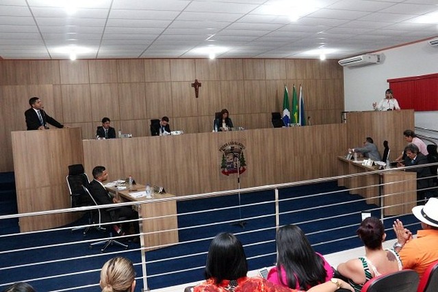 Operação do Ministério Público afasta presidente da Câmara da Água Clara A Câmara Municipal de Água Clara acatou a decisão judicial e a 1ª vice-presidente, vereadora Simone Oliveira Batista (Xucra), assumiu o cargo de presidente da Casa Legislativa (Foto: Assessoria)
