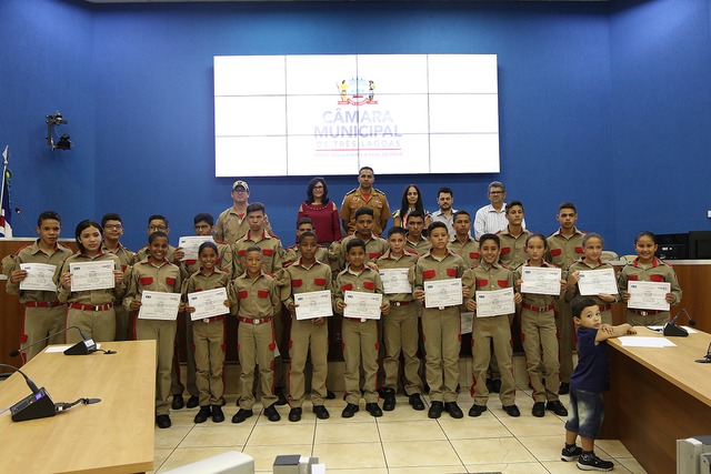 Assistência Social de Três Lagoas promove graduação do SCFV “Bombeiros do Amanhã” Evento em parceria com o comando do Corpo de Bombeiros foi no recinto do Plenário da Câmara Municipal (Foto/Assessoria)
