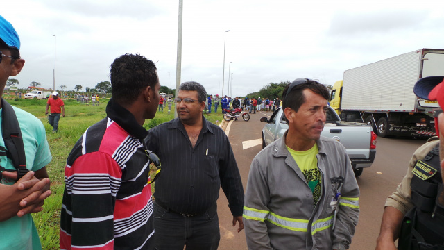 Sintiespav consegue na justiça valor recorde em pagamentos trabalhistas Durante protestos dos trabalhadores reivindicando pagamentos das rescisões trabalhistas, o presidente do Sintiespav acompanhou passo a passo, inclusive dando apoio logístico à manifestação (Foto: Ricardo Ojeda)
