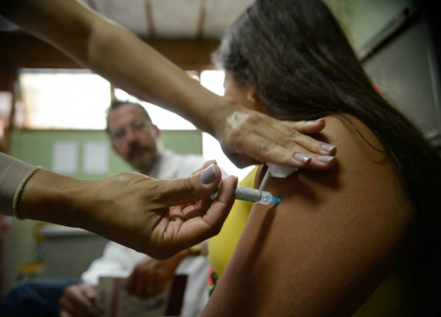 Campanha quer incentivar meninas a procurar vacinação contra HPV A dose, entretanto, pode ser encontrada nos postos de saúde durante todo o ano. (Foto: Marcelo Camargo/Agência Brasil)