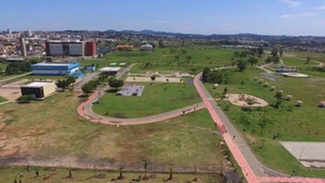 Moradores de Suzano lembram um mês do massacre em escola Parque Max Feffer onde serão realizados atos para lembrar um mês do massacre da Escola Raul Brasil - Wanderley Costa/Secop Suzano
