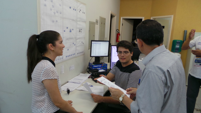 Para atender a demanda judicial impetrada pelo Sintiespav, a juíza Daniela Peruca e sua equipe trabalharam até altas horas da noite para agilizar o processo (Foto: Ricardo Ojeda)  