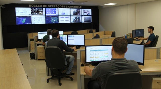 Governador inaugura Núcleo de Operações e Controle da Sanesul, site Backup e faz entrega de veículos e máquinas Fotos: Sanesul