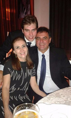 O ex-vereador  com a esposa Gisele e o filho Fernando (Foto: Divulgação)