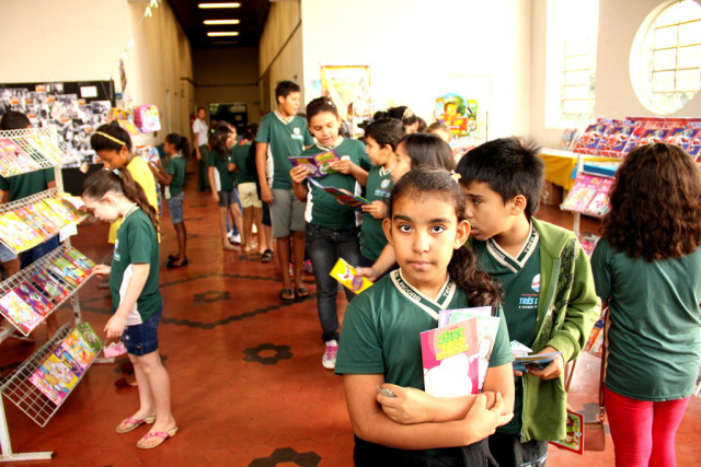 A Prefeitura de Três Lagoa realiza de 6 a 16 de maio a 9ª edição da Feira do Livro 2014, na Biblioteca Municipal Rosário Congro, de segunda-feira a sexta-feira, das 8h às 20h (Foto: Divulgação/Assecom)