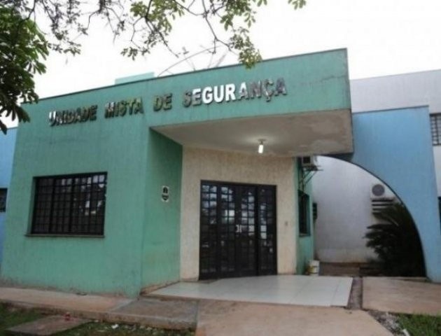 Idosos deixam “falsos motoboys” de banco levarem cartões e perdem R$ 20,5 mil Fachada da 2ª DP onde as operações da Depac Centro acontecem temporariamente (Foto: Arquivo/Campo Grande News)