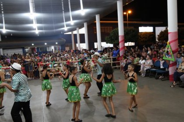 Festa de confraternização encerra atividades do CRASE – “Coração de Mãe” em 2018 A solenidade encerrou as atividades de 2018 e proporcionou aos pais conhecerem todo trabalho desenvolvido pelos profissionais do CRASE (Foto/Assessoria)