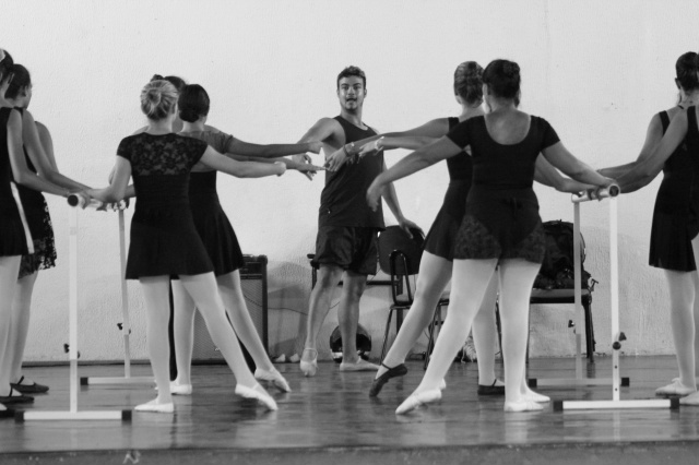 São nove bailarinas três-lagoenses participando das seletivas (Foto:: Divulgação/Assecom)