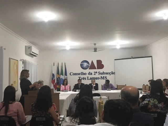 1º Encontro para debater violência contra mulher será realizado na sexta-feira, 23 Solenidade no auditório da OAB-Seccional Três Lagoas em que a comissão foi efetivada (Foto:Divulgação)