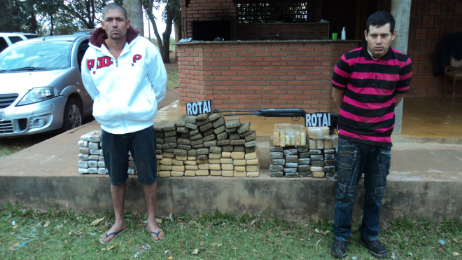 Grande parte da maconha foi encontrada na cozinha do rancho da vereadora A Polícia Militar conseguiu prender em flagrante, Rubens Conceição de Oliveira e Rafael Barbosa Gedro, enquanto dois homens conseguiram fugir