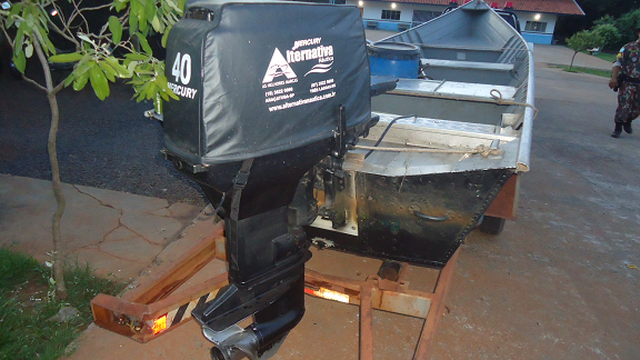 Pescadores de Três Lagoas são multados em R$ 10,3 mil, tem barco, motor e pescados apreendidos Pescadores de Três Lagoas são multados em R$ 10,3 mil, tem barco, motor e pescados apreendidos