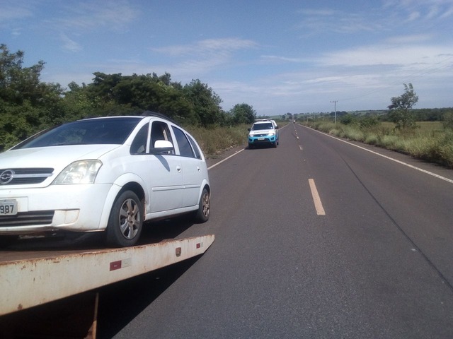 O veículo Meriva, de cor branca, foi interceptado pelo quilômetro 002 (Foto/Assessoria)