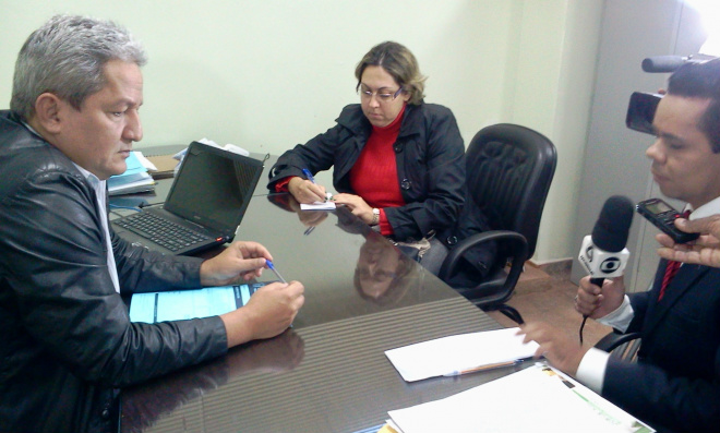 Em coletiva, Marisa Rocha explica situação, mas “ponto de interrogação” continua O ex-titular da DIG, delegado Ailton Pereira disse a reportagem que seu departamento não procedeu nenhuma ação investigativa em desfavor da vereadora e que vai posicionar sobre o caso na manhã de quarta-feira, 28 onde concede coletiva à imprensa (Foto: Ricardo Ojeda)