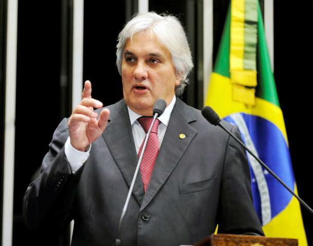 Delcídio diz que convalidação é primeiro passo para fim da guerra fiscal Senador Delcídio do Amaral (PT-MS) é presidente da Comissão de Assuntos Econômicos. (Foto:Divulgação/Assessoria)