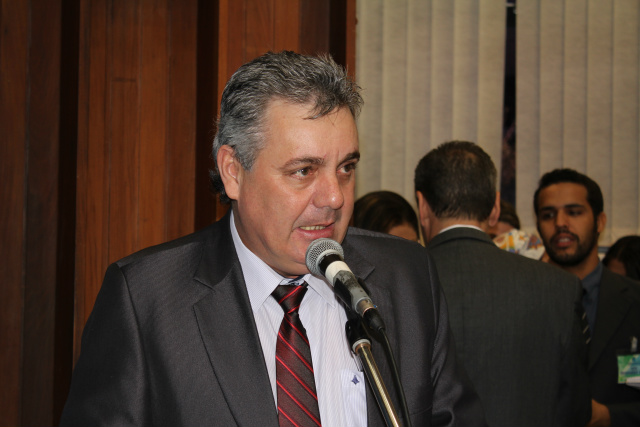 Guerreiro recebe assentados de Selvíria e pede recapeamento de vias da cidade O deputado Guerreiro, solicitou um regime de mudanças de ambos os casos. (Foto: Divulgação)