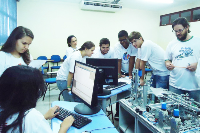 Sesi e Senai abrem inscrições para o Programa Conexão Mundo 2015 Os alunos tem até o dia 21 de abril para se inscrever e participar. (Foto: Divulgação)