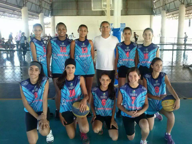 A equipe que tem apoio da Secretaria de Esporte, Juventude e Lazer (Sejuvel), está se preparando para o Campeonato Sub-15 da Federação de Basquete de Mato Grosso do Sul (Foto: Divulgação/Assecom)