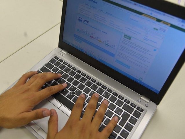 Receita paga hoje as restituições do último lote do Imposto de Renda Consulta pode ser feita pelo site da Receita Federal (Foto: Agência Brasil/Arquivo)