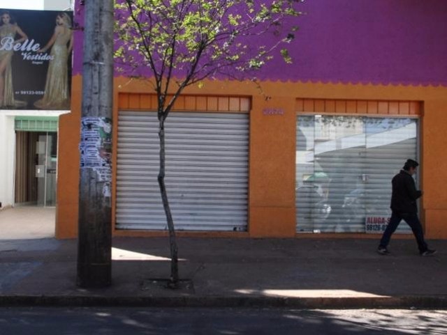 Loja fechada em Campo Grande (Foto: Marcos Ermínio)