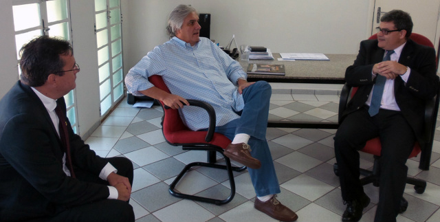 No Ibama, Delcídio defende revitalização do Taquari A situação do Taquari é um pesadelo para todos nós, um problema incomparável, que precisa ser tratado com prioridade (Foto: Divulgação/Assecom)