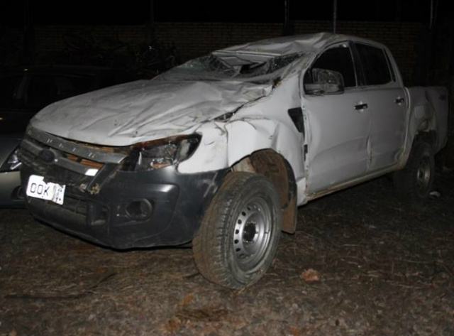 Ford Ranger capotada durante fuga (foto: Rafael Brites)