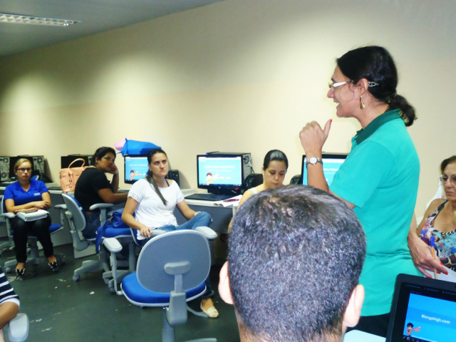 Professores de Três Lagoas em treinamento, para aplicarem durante as aulas. (Foto: Divulgação)