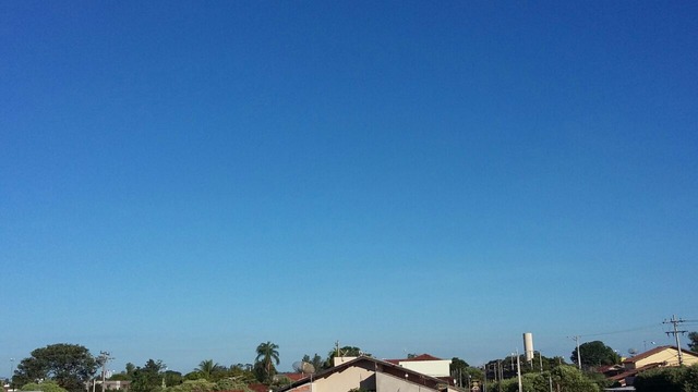 Sábado será de calor e temperatura pode chegar aos 30ºC em Três Lagoas Sábado será de céu claro em Três Lagoas. (Foto: Viviane Pinheiro/Perfil News)