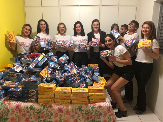 Caixas de bombons darão felicidade de várias crianças carentes nesta Páscoa. (Foto: Divulgação)