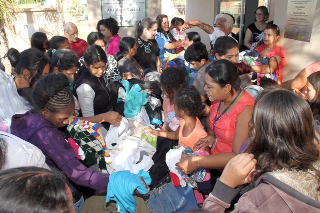 As famílias foram orientadas a pegar a quantidade de roupas ou agasalhos que for necessária (Foto/Assessoria)