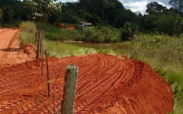 Prefeitura de Três Lagoas constrói desvio na zona rural para início de reforma de ponte O desvio é provisório até que a ponte seja recuperada (Foto:Assessoria)