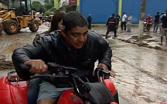 Zeca Pagodinho recebe alta de hospital após acidente com quadriciclo Zeca Pagodinho e o seu quadriciclo em Xerém (Foto: Reprodução/TV Globo)