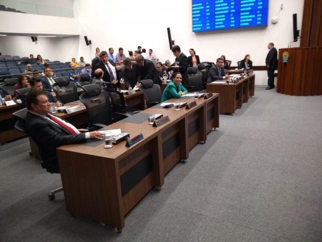 Proibição da pesca do dourado é aprovada e agora vai para análise do governador Deputados no plenário da Assembleia Legislativa de MS. (Foto: Leonardo Rocha).