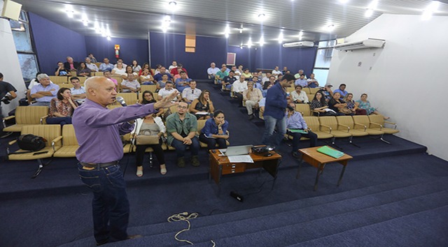 Em três anos, servidores estaduais recebem aumento de 33,23% O índice foi apresentado aos servidores nesta segunda-feira (26), no auditório da Agência de Desenvolvimento Agrário e Extensão Rural (Agraer), por meio do Fórum Dialoga. (Foto: Divulgação)