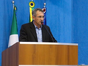 Projeto de lei garante vagas para irmãos na mesma escola Projeto de lei garante vagas para irmãos na mesma escola