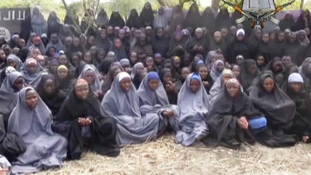 Um ano depois do sequestro das 279 alunas da Escola Chibok, ainda não se sabe o paradeiro de 219 delas (Foto: CBS News)
