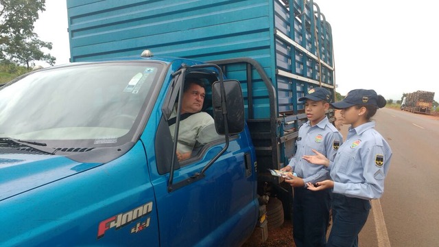 Na Operação Semana Santa crianças fazem blitz educativa A blitz teve início nesta manhã (Foto:Assessoria)
