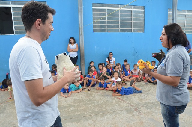Saúde de Três Lagoas percorre escolas para falar da posse responsável de animais Junto com a equipe do CCZ, essas ações têm sido executadas periodicamente pelas equipes (Foto:Assessoria)