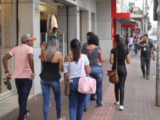 Trabalho formal cresce 10% e MS tem melhor novembro dos últimos 4 anos Comércio fechou o mês com quase 890 vagas de trabalho (Foto: Paulo Francis/Arquivo)