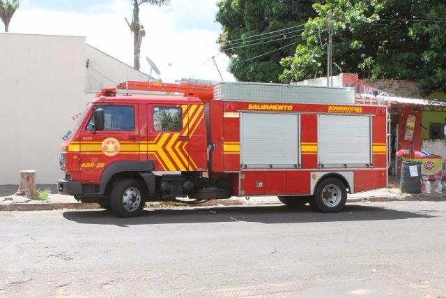 Corpo de Bombeiros atendeu a ocorrência. (Foto: Lucas Gustavo/ Perfil News/ Arquivo). 