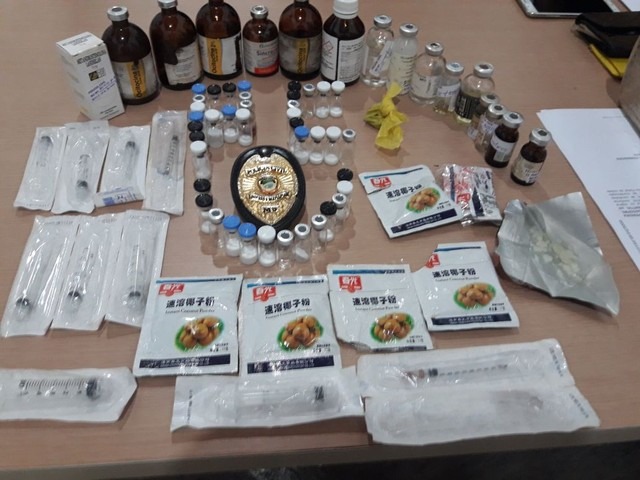 Jovem é preso suspeito de vender anabolizantes em academias e por aplicativo de mensagem Produtos apreendidos na casa do jovem de 22 anos Rio Brilhante (MS) (Foto: Polícia Civil/Divulgação)
