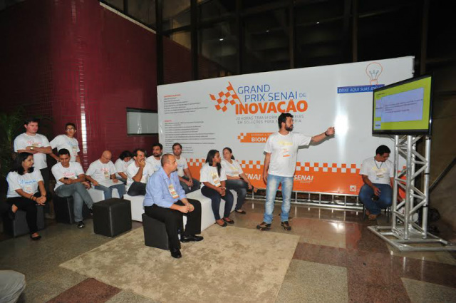 Equipes apresentam melhores ideias criadas no Grand Prix do Senai A equipe amarela, que recebeu o nome de Bio+ Creative Solutions, mostrou o projeto “Food2Energy” (Foto: Divulgação)