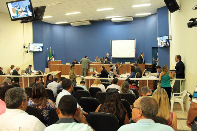 Vereadores convocam secretária da Saúde para uma “sabatina” O descontentamento da população com os serviços prestados no município ficou claro nos debates na sessão da Casa, ontem (Foto: Divulgação)