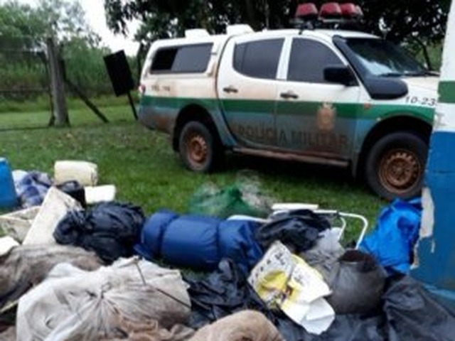 Turistas são presos por pesca predatória; dois por invadirem parque em Três Lagoas Todos os petrechos proibidos foram apreendidos. Primeiras prisões ocorreram durante fiscalização fluvial na área do Parque. (Foto: Divulgação/PMA)
