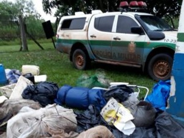 Todos os petrechos proibidos foram apreendidos. Primeiras prisões ocorreram durante fiscalização fluvial na área do Parque. (Foto: Divulgação/PMA)