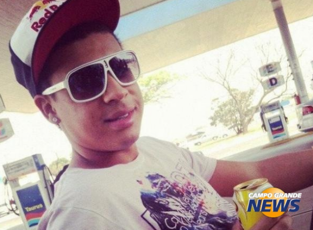 Jogador desaparecido é encontrado em motel com travesti e amigo Jogador desapareceu na madrugada de domingo (30). (Foto: Campo Grande News)
