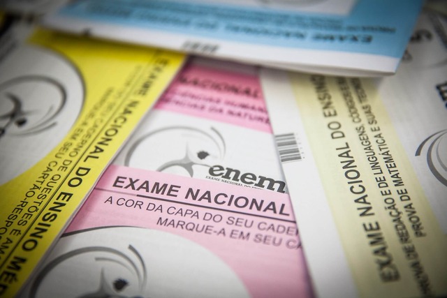 Prazo para pedir isenção de inscrição do Enem começa na segunda-feira Serão isentos os estudantes que estejam cursando a última série do ensino médio (Foto:Divulgação)